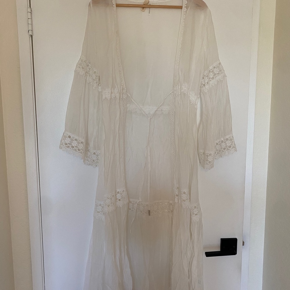 White beach wrap